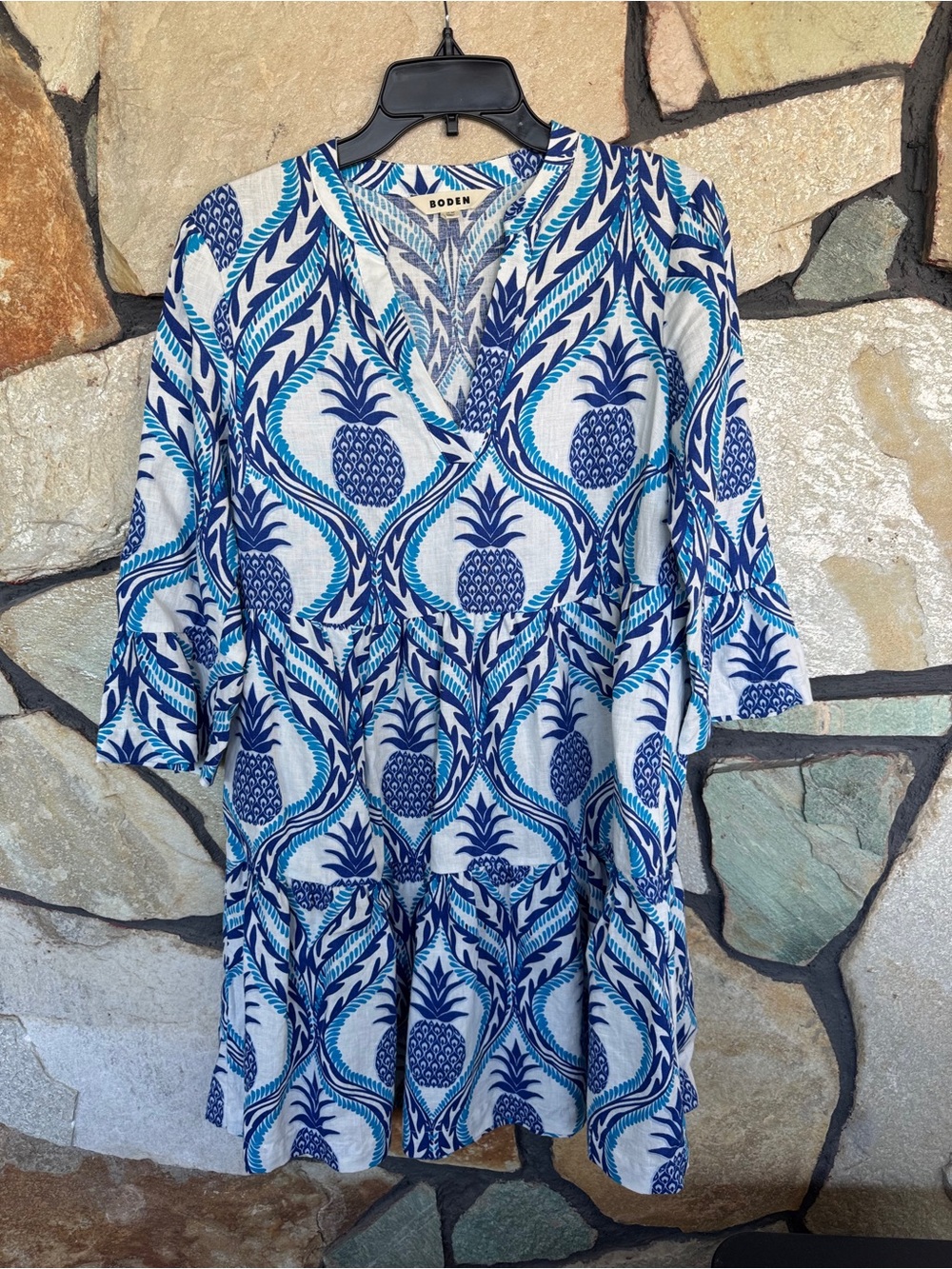 Boden White and Blue Pineapple-Print V-Neck Tiered Dress